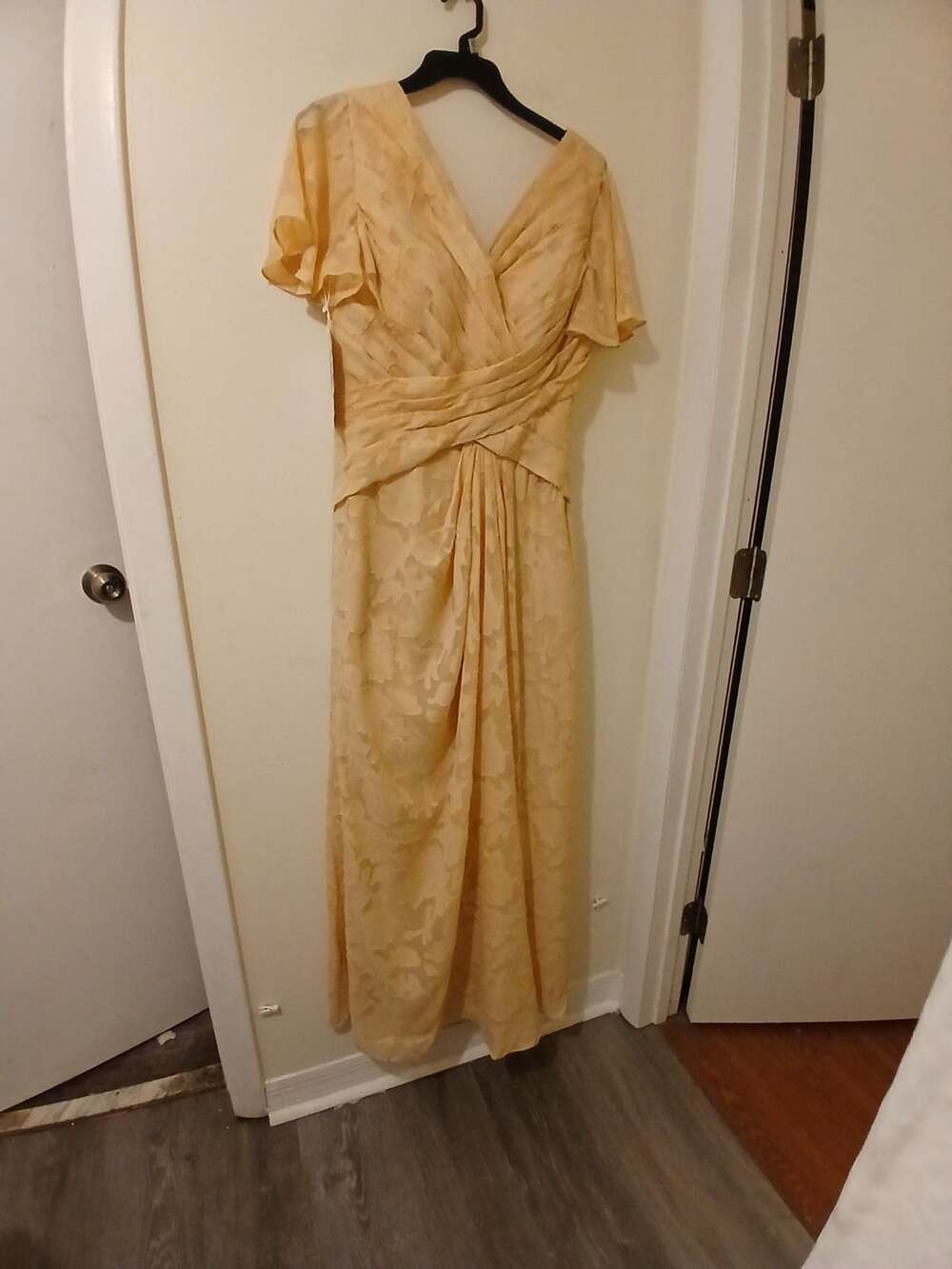 POMUYO0 Women's Yellow V-Neck Flutter Sleeve Maxi Dress